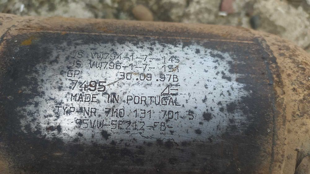 Каталізатор (цілий. повний). Вихлопна система.