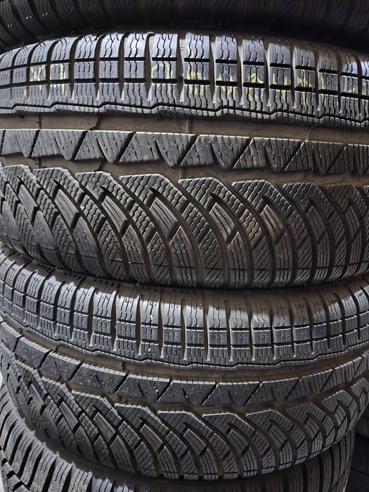 235/45R17 Michelin pilot lpin PA4