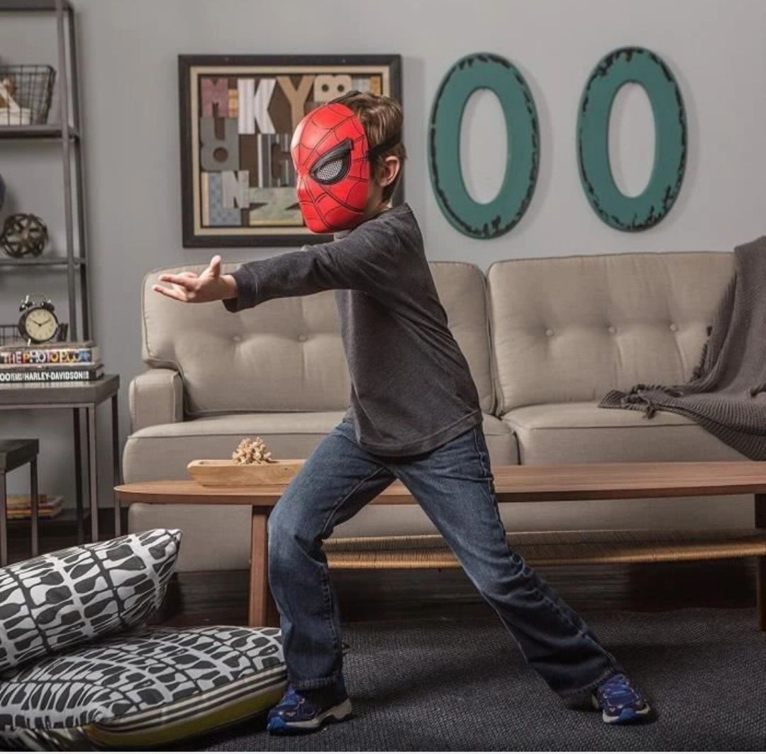 Interaktywna maska spiderman