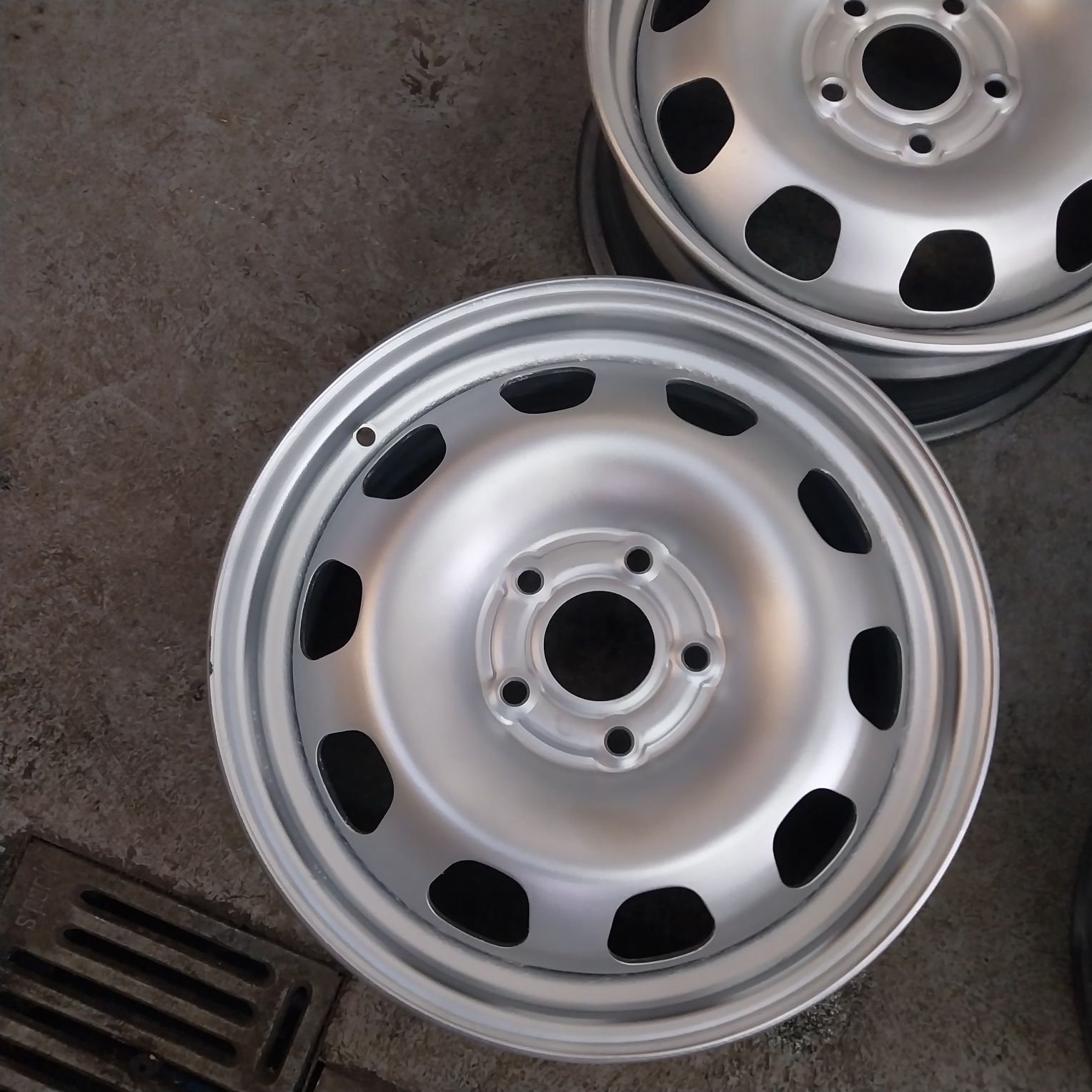 Felgi Stalowe RENAULT NISSAN DACIA 16" 5x114.3 6.5J ET 50