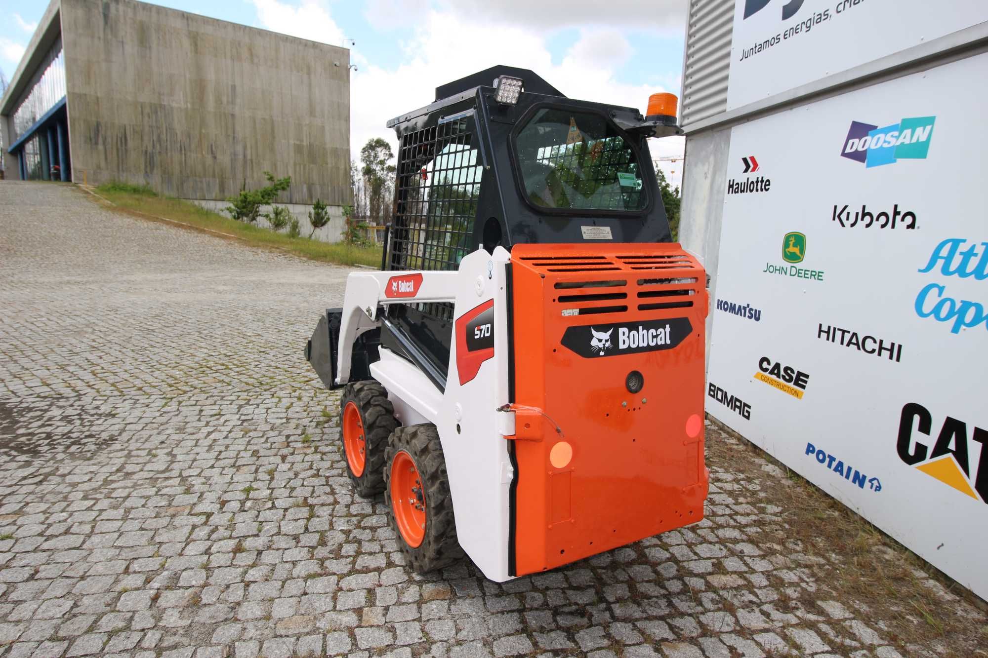 Bobcat Mini carregadora, S70 Tração integral 4 rodas,  como nova