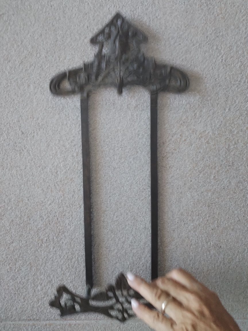 Suporte de moldura ou tela em ferro  , 40 altura e 22 largura, suporte