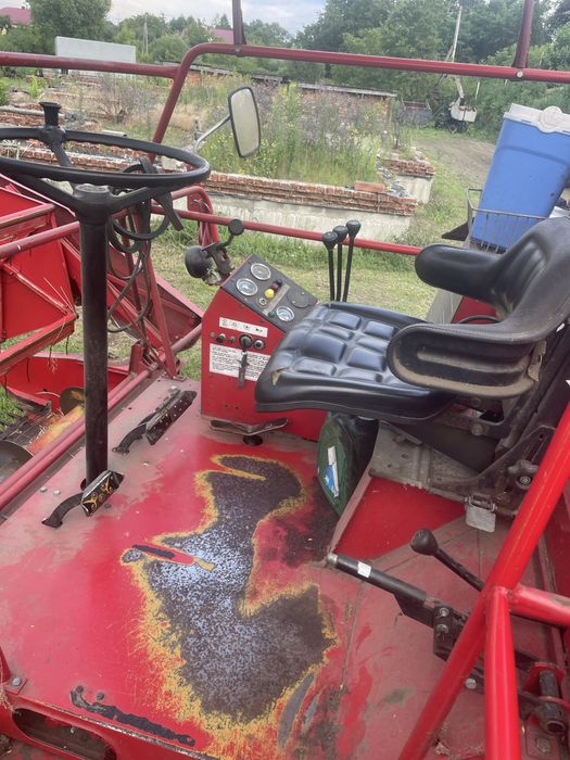 Продам комбайн Massey Ferguson 330