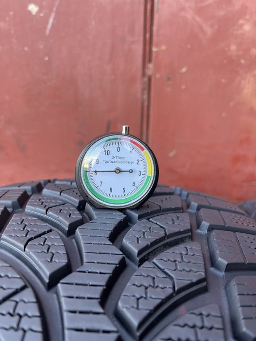 255/40/18 R18 Brigestone Blizzak LM-32 зима 2 шт