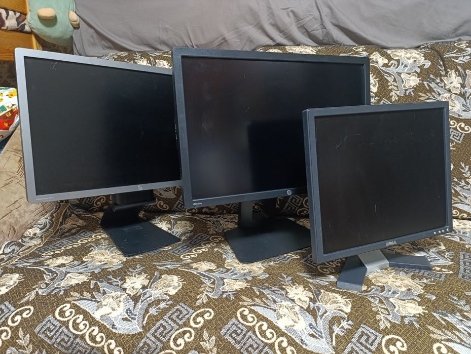 Продам монітори hp E241i IPS display та dell