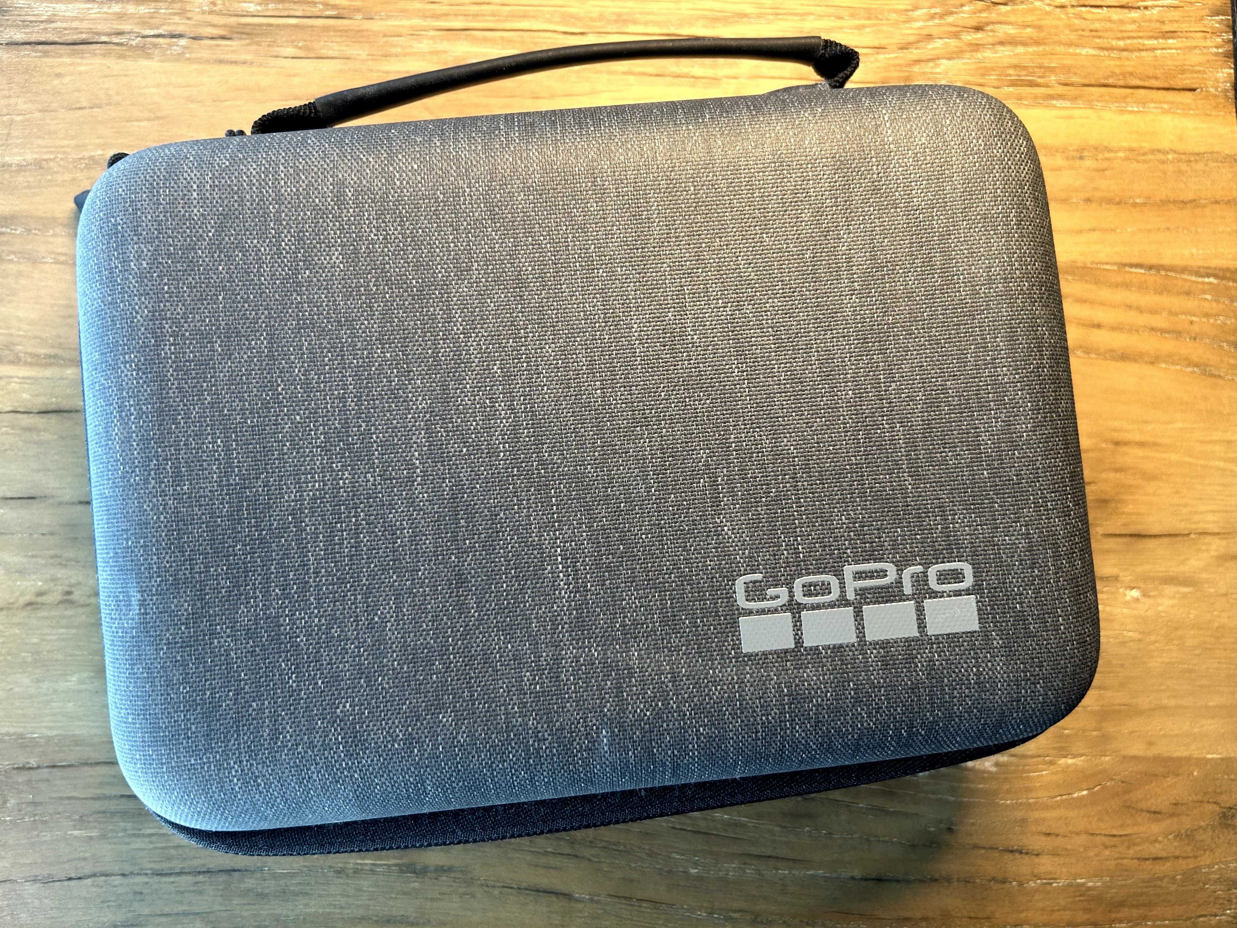GoPro Hero8 Black + MediaMod + 2Baterias + Acessórios
