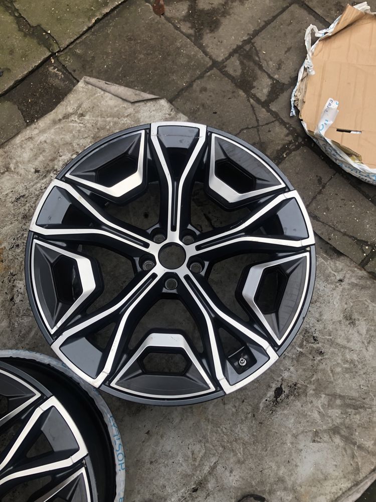 Posiadam felgi bmw i20.et37.22”.5x112