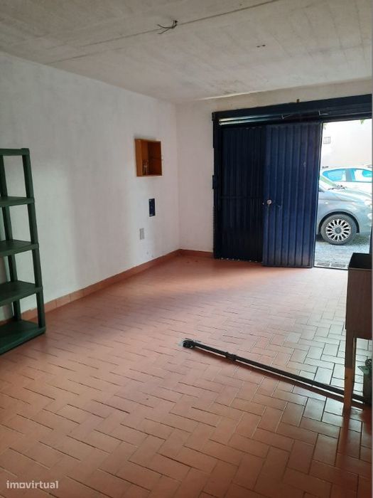 Garagem comercial, para arrendamento, Cascais - Cascais e Estoril