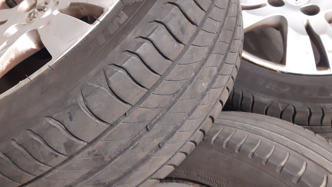 Sprzedam 4 opony Michelin 215/50R17