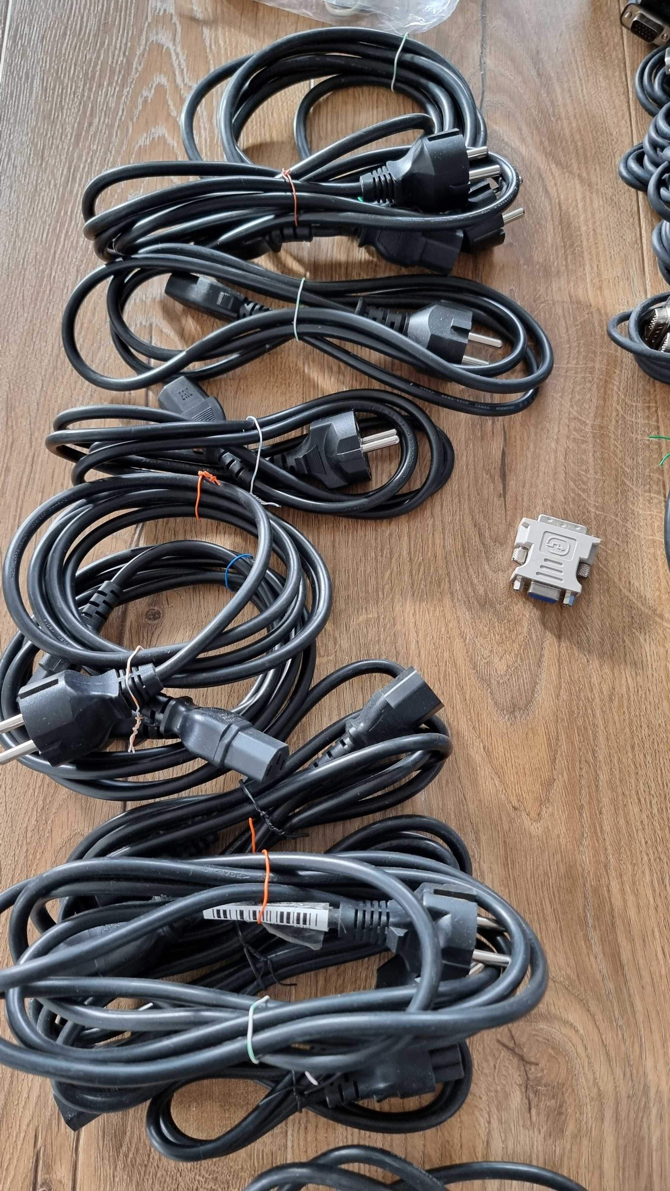 Kabel komputerowy sieciowy/VGA/DVI/HDMI/DisplayPort w dużej ilość