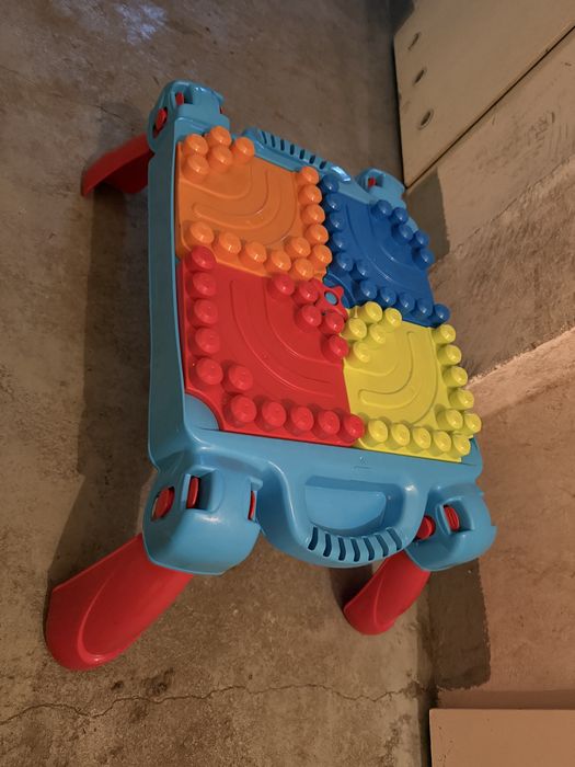 Mega Bloks Stolik + klocki