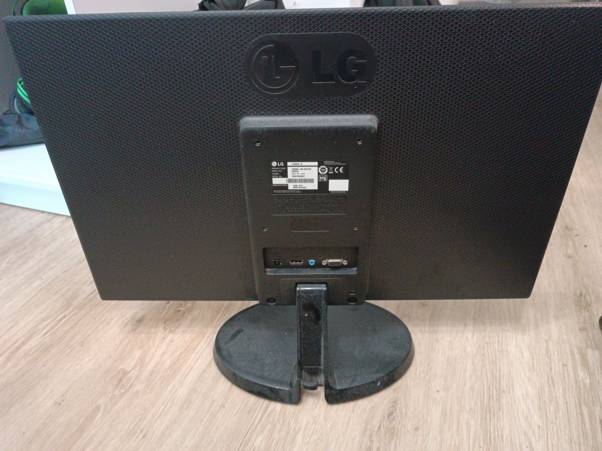 Monitor LG rozlany