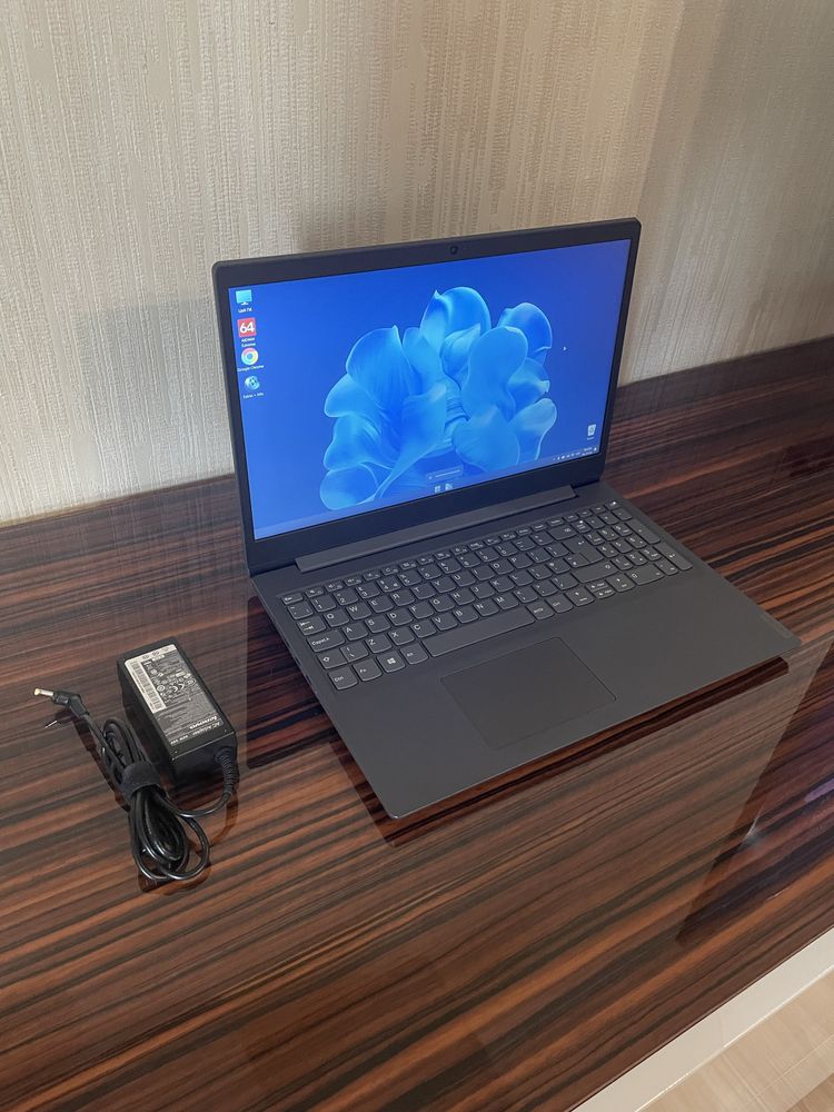 Ігровий ноутбук Lenovo V15-ADA Ryzen 5 12GB DDR4 256GB SSD Win11