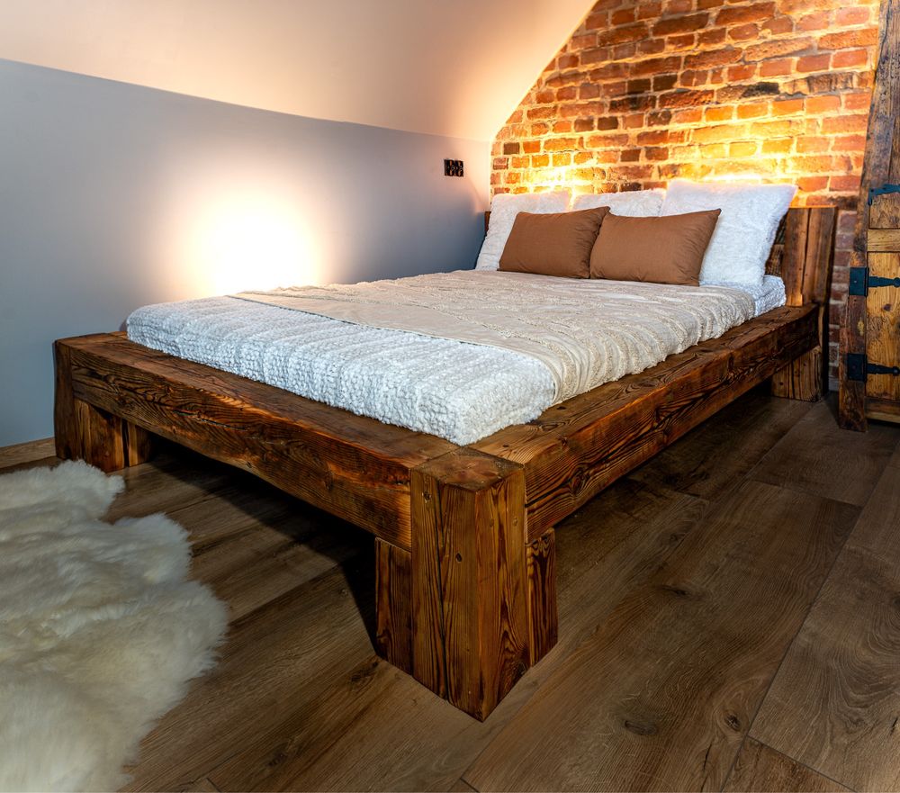 Łóżko ze starego drewna, stare drewno, stare deski