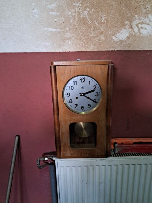 Zegar ścienny wiszący z PRL u
