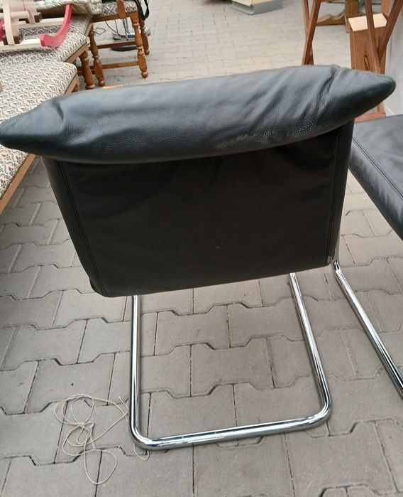 Fotel z eko skóry  z ruchomym oparciem