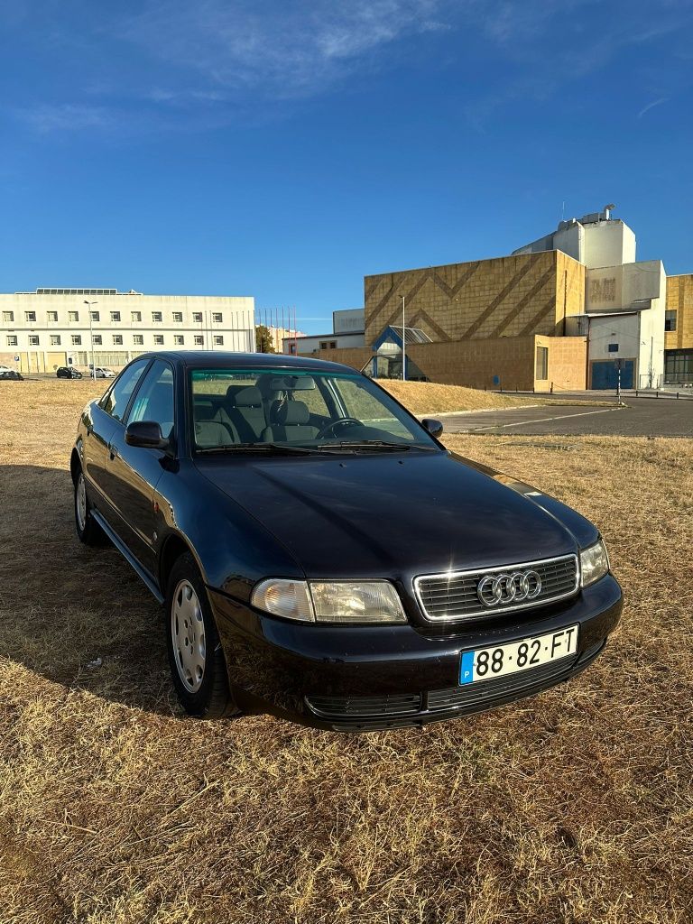 Audi A4 sedan 1.6