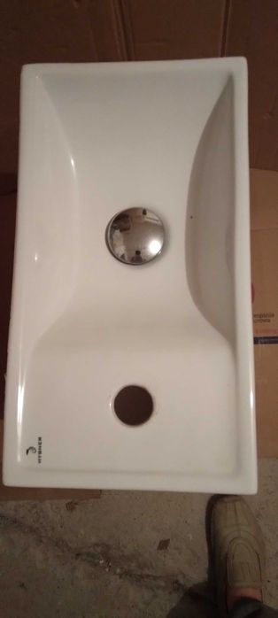 Umywalka HYBNER z szafką