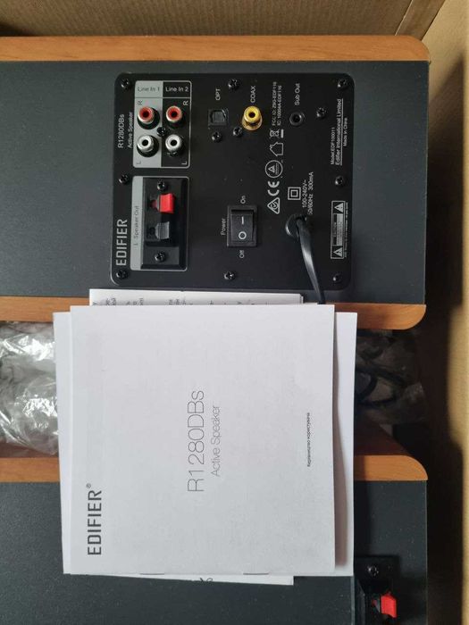 Продаю нові блютуз колонкі Edifier R1280DBs