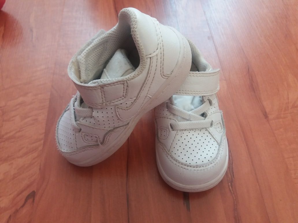 Buty dziecięce Nike 13,2 cm rozm. 21