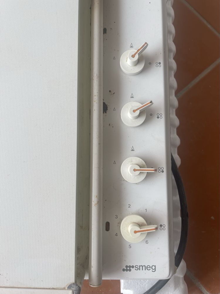 Placa de fogão SMEG eletrica e gás branca