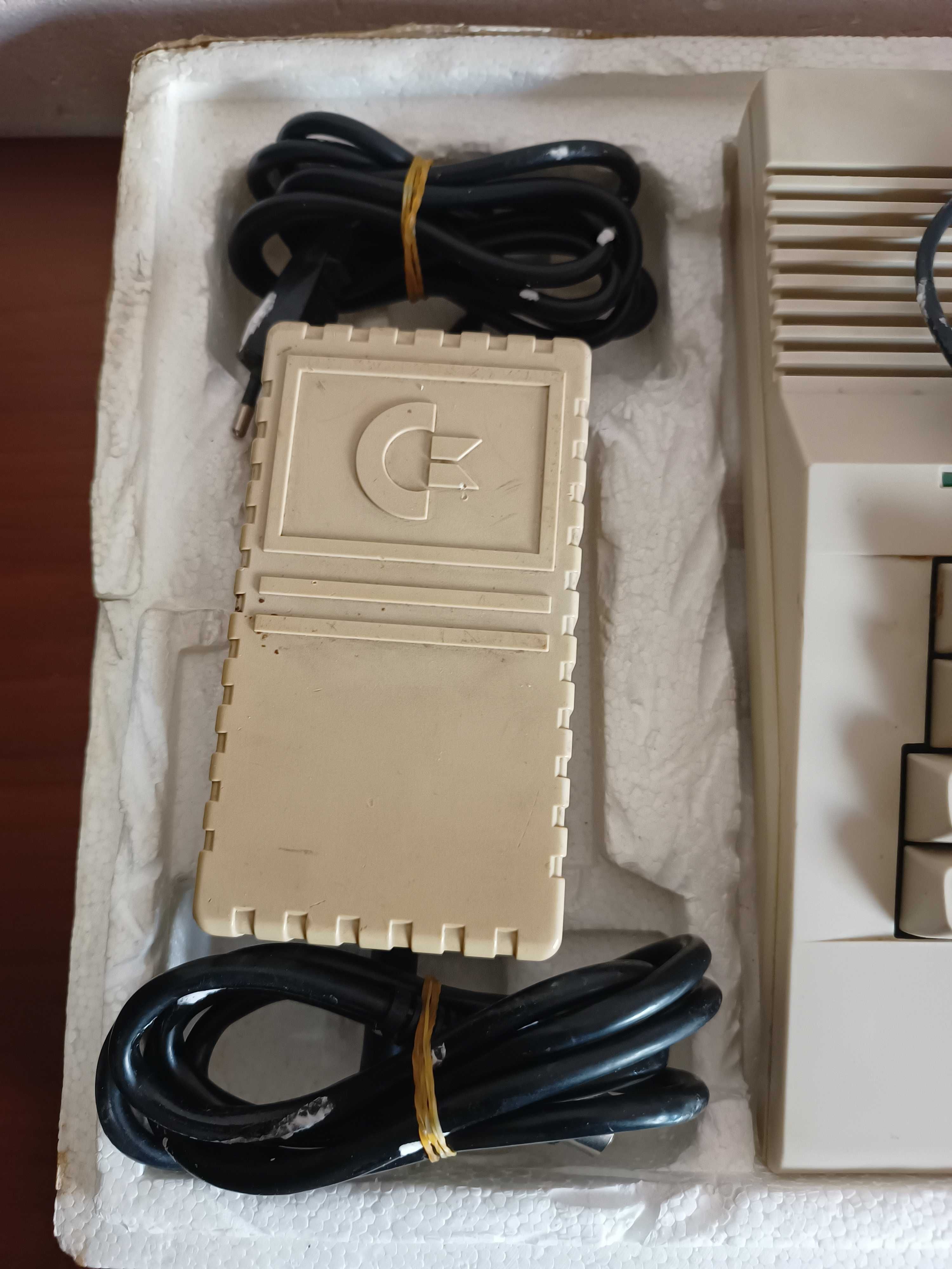 Komputer Commodore C64 kartridż zestaw kaset gry 14 sztuk