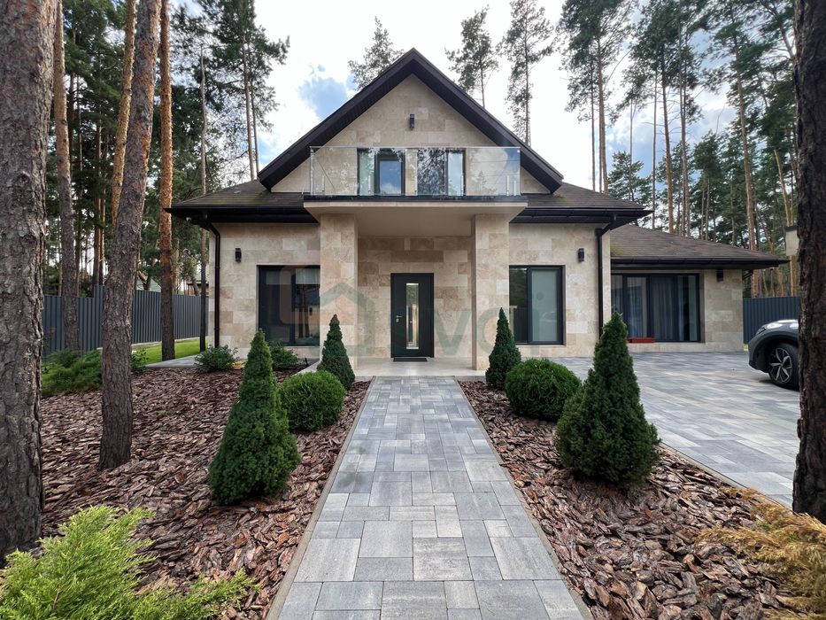 Ліс, тиша, басейн, баня, камін — все, що треба для життя. Лісова Буча