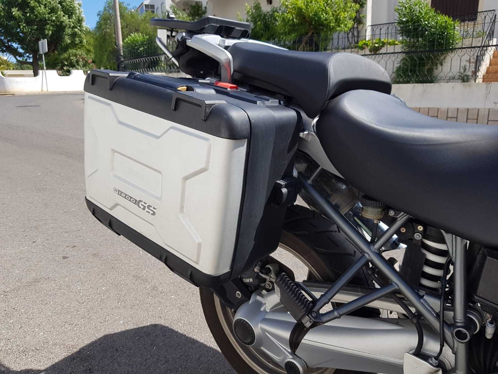 Vendo BMW 1200 GS em muito bom estado. Primeiro proprietário.