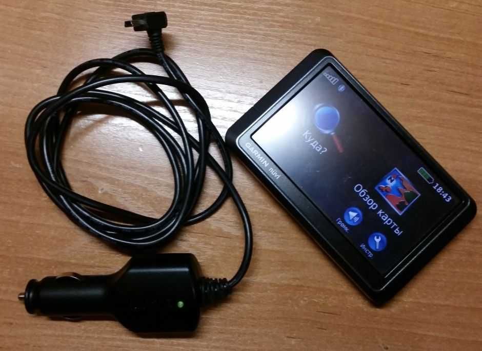 GPS навигатор Garmin Nuvi 215W + зарядное в прикуриватель