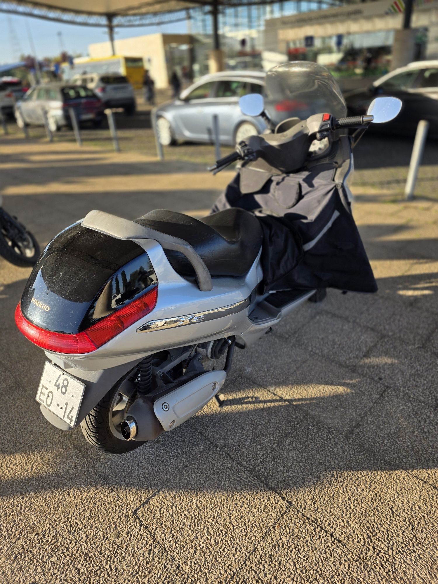 Moto Piaggio X8 200
