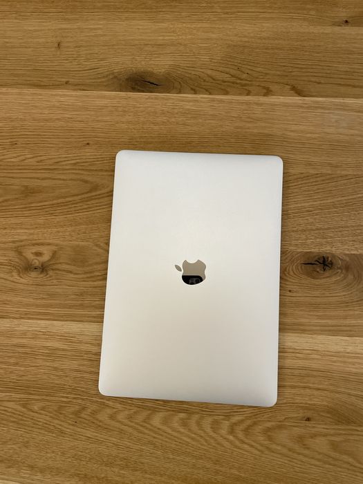 Apple MacBook Pro 13” (2017) | i5 / 8 GB RAM / 128 GB SSD |