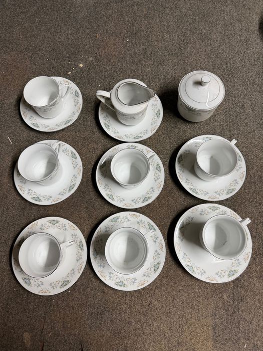 Vendo Serviço de Louça como novo