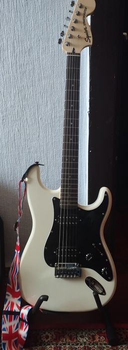 Терміновий продаж Електрогітару squier by fender affinity series strat