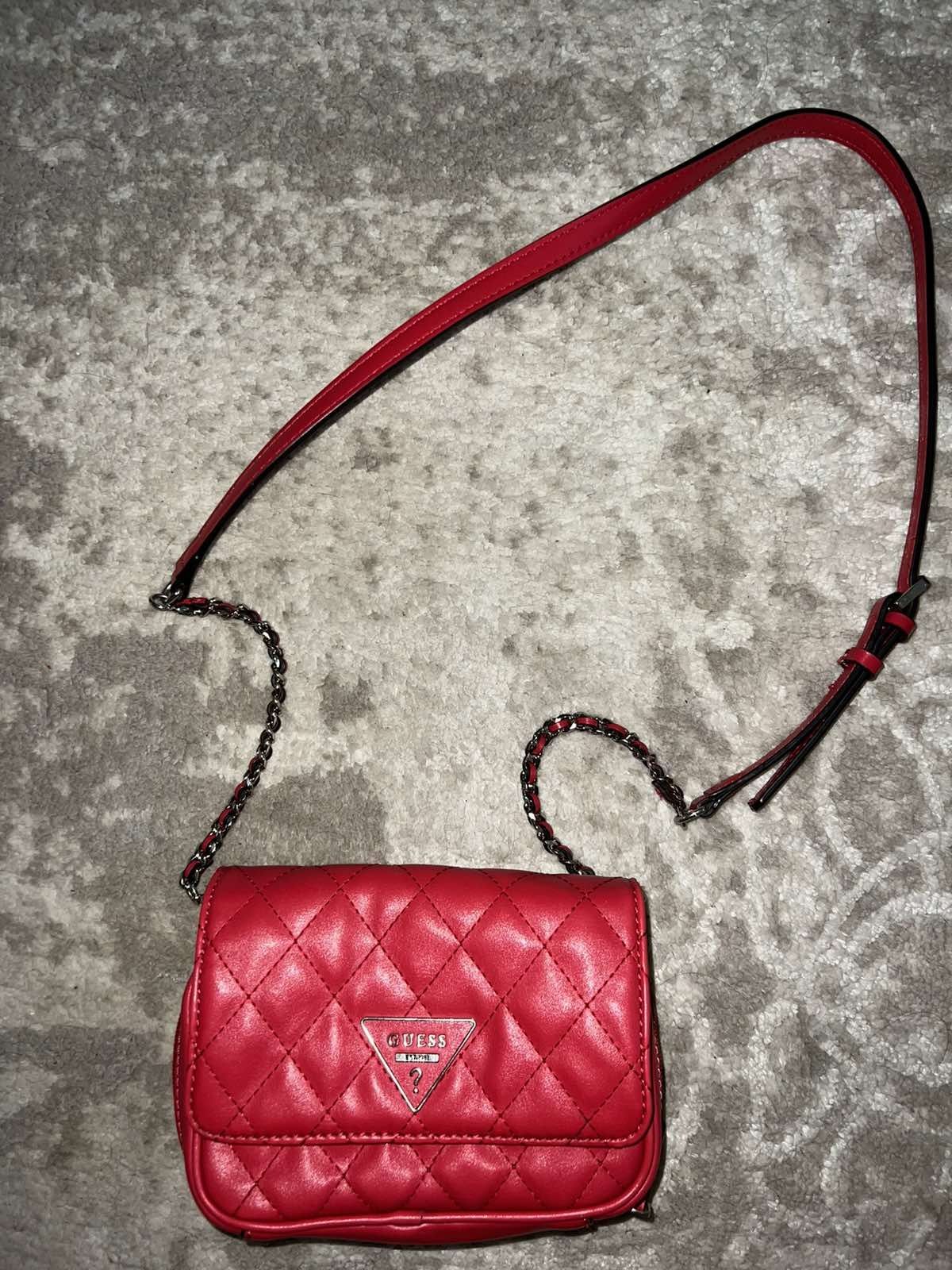 Продам мини сумку от guess