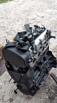 Двигатель двигун мотор Фольцваген Гольф4 Golf 4 Bora Leon 1.6 16V AUS