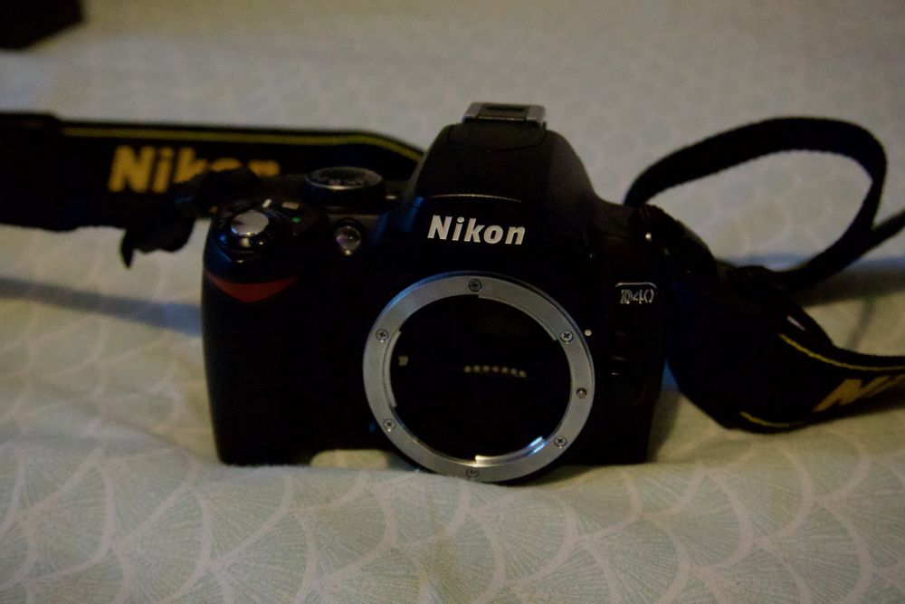 Nikon D40 - DSLR - 2 objetivas + acessorios