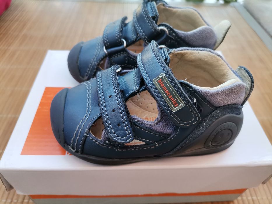 Sapatos Biomecanics  Tam. 19