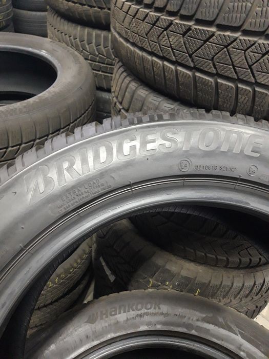 Комплект зимових шин Bridgestone 215/55R17