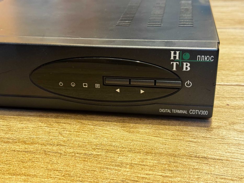 Супутниковий ресивер CDTV300