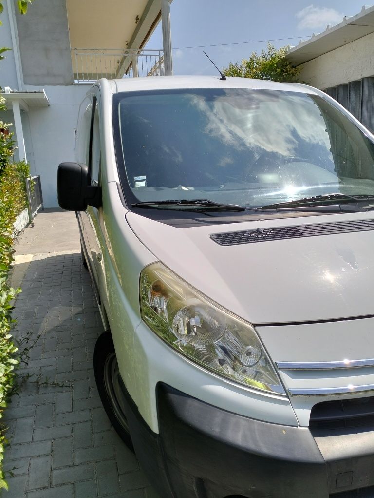 Jumpy 2.0.  130cv