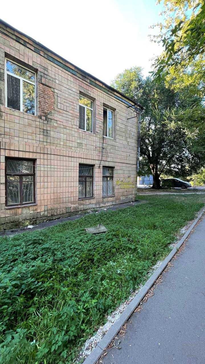 Продам приміщення вул. Небесної сотні