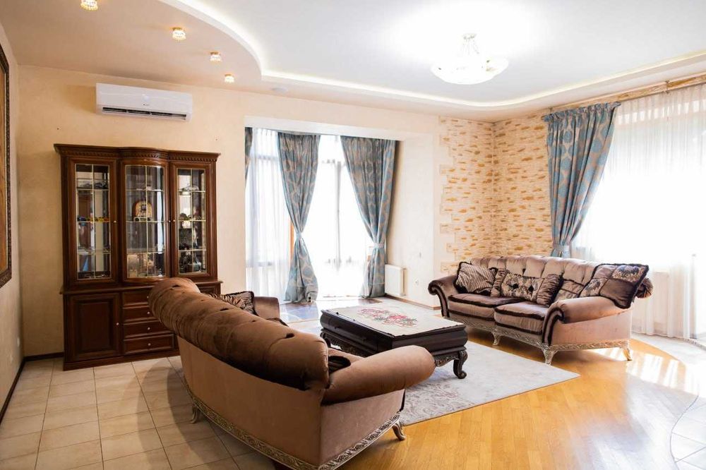 Особняк у парку ШЕВЧЕНКА