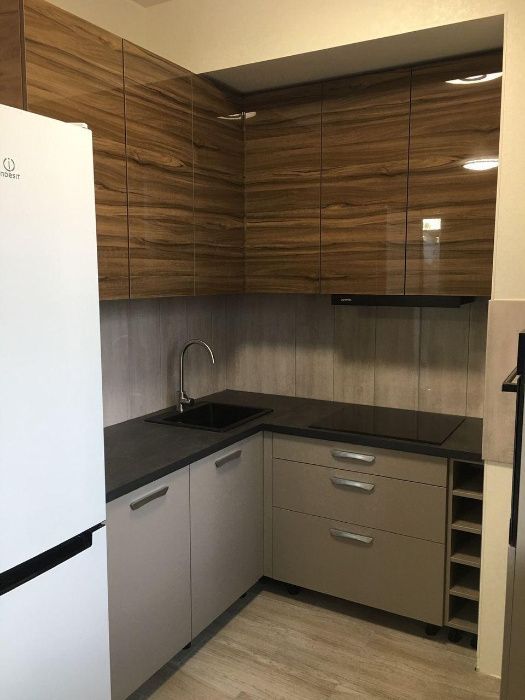 Продається житлове приміщення вул. Гайова 3