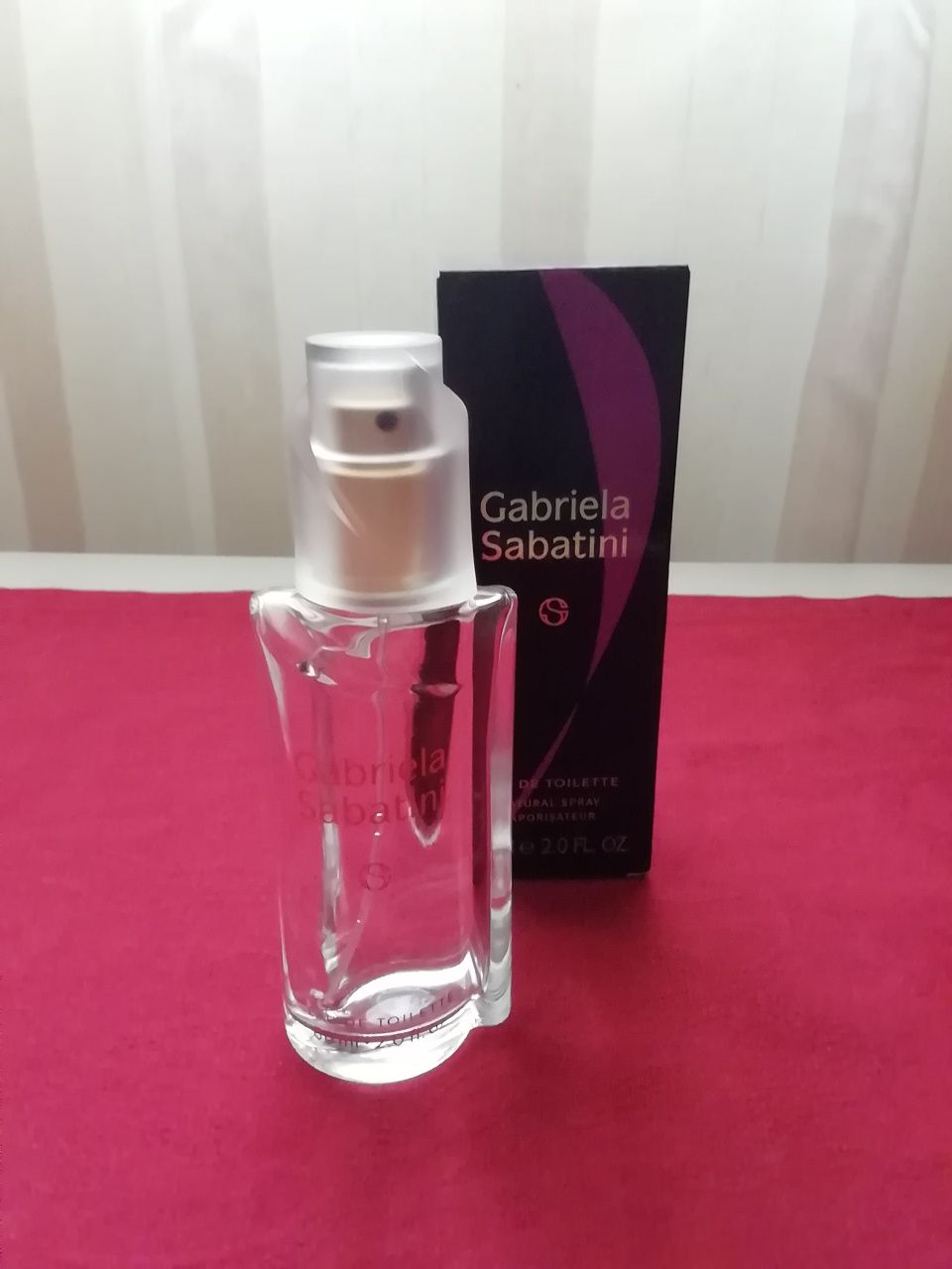 Frasco vazio + caixa de perfume Gabriela Sabatini