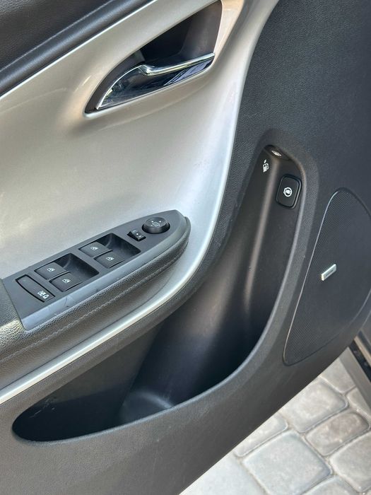 Продам  Chevrolet Volt 2012 рік можлива розстрочка,кредит,обмін!