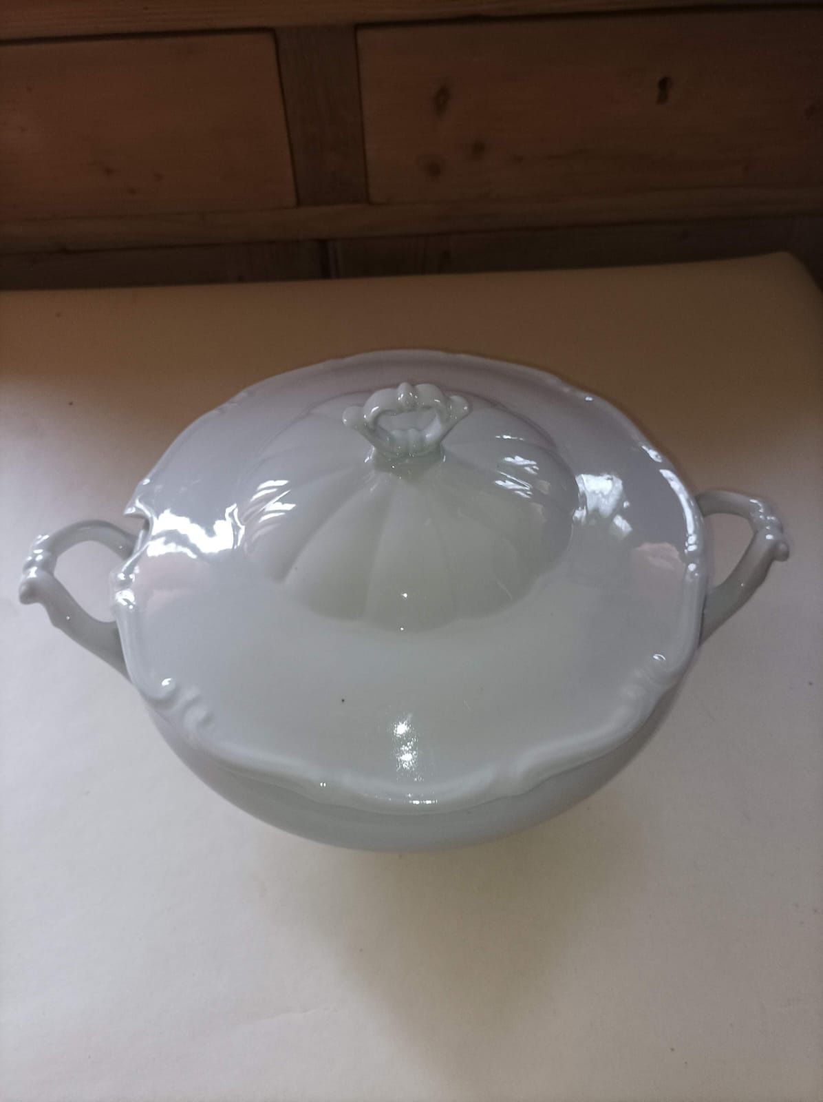 Porcelanowa waza na zupe