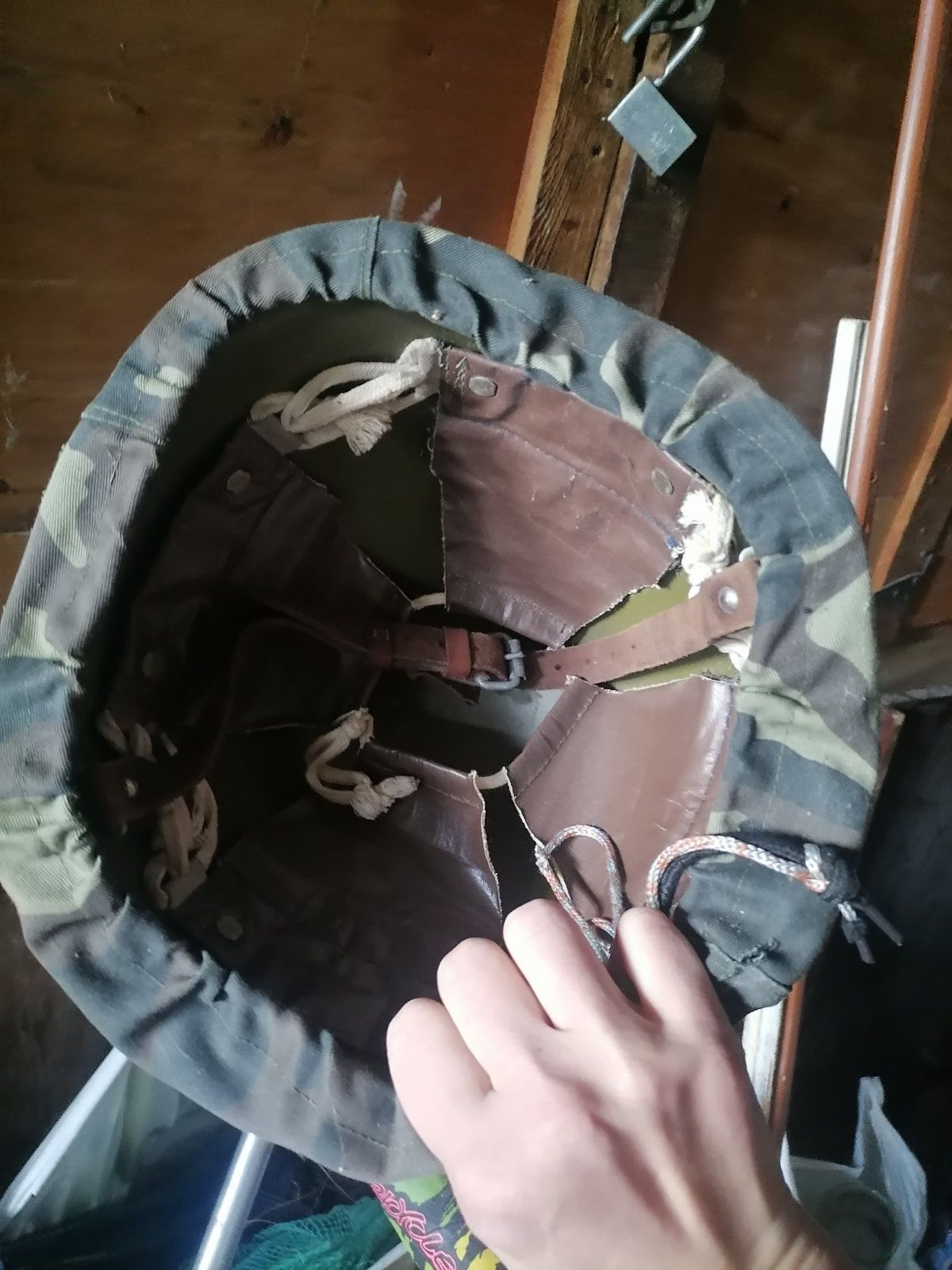 Продам военную каску