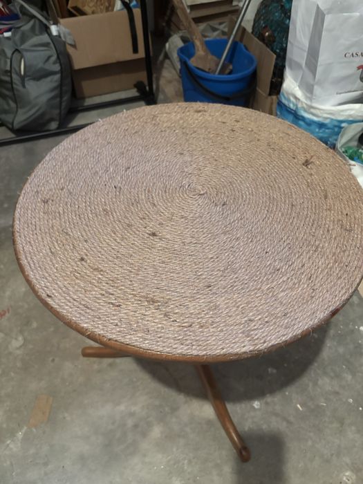 Mesa de apoio ou mesa de cabeceira