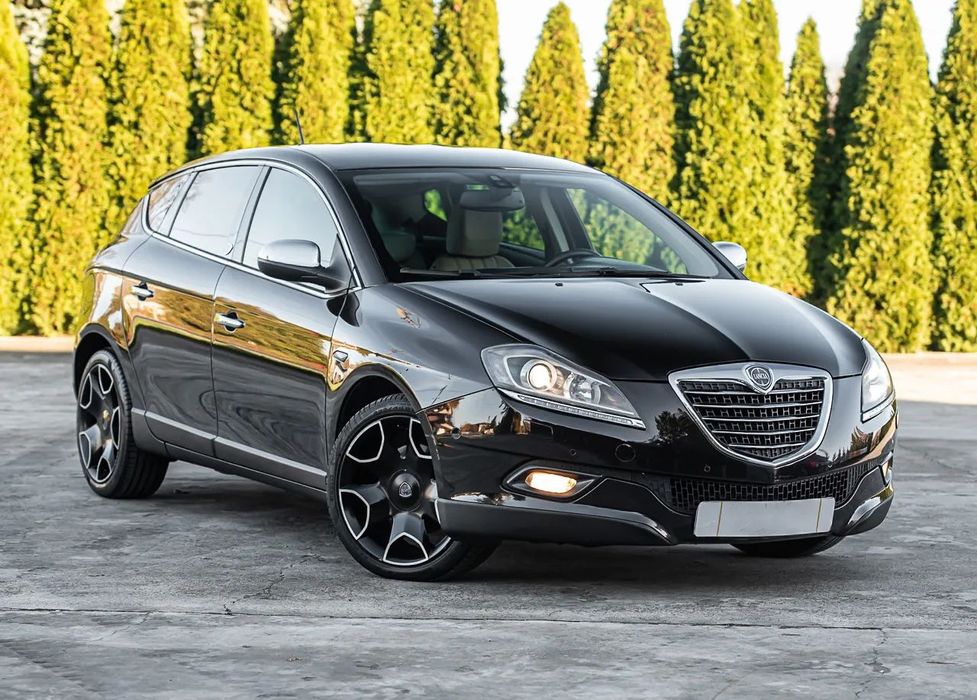 Lancia Delta 1.9JTD 190KM Navi BOSE Xenon Skóra Grzane Fotele Tempomat PDC Serwis