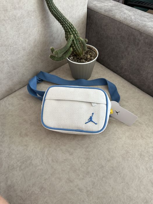 Сумка Air Jordan 2025 Monogram | Nike, найк, ар джордан месенджер